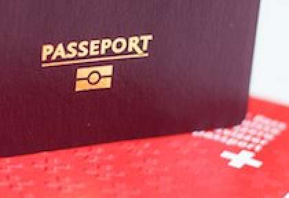Passeport français et suisse