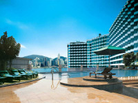 Hong Kong - Harbour Plaza Metropolis - Piscine et vue sur la baie