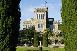 Nouvelle-Zélande - Dunedin - Larnach Castle, Croisière et Penguin Place © DunedinNZ