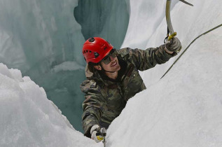 Nouvelle-Zélande - Fox Glacier - Escalade sur le glacier de Fox, accès en hélicoptère © Fox Glacier Guiding