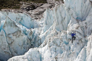 Nouvelle-Zélande - Fox Glacier - Escalade sur le glacier de Fox, accès en hélicoptère © Fox Glacier Guiding