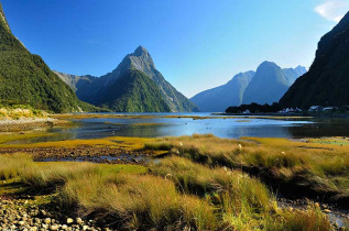 Nouvelle-Zélande - Ile du Sud - Milford Sound © Shutterstock - Nuchstockphoto