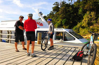 Nouvelle-Zélande - Marlborough Sounds - Tournée postale en bateau © Beachcomber Cruises