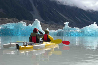 Nouvelle-Zélande - Mount Cook - Kayak sur le lac terminal du glacier de Tasman